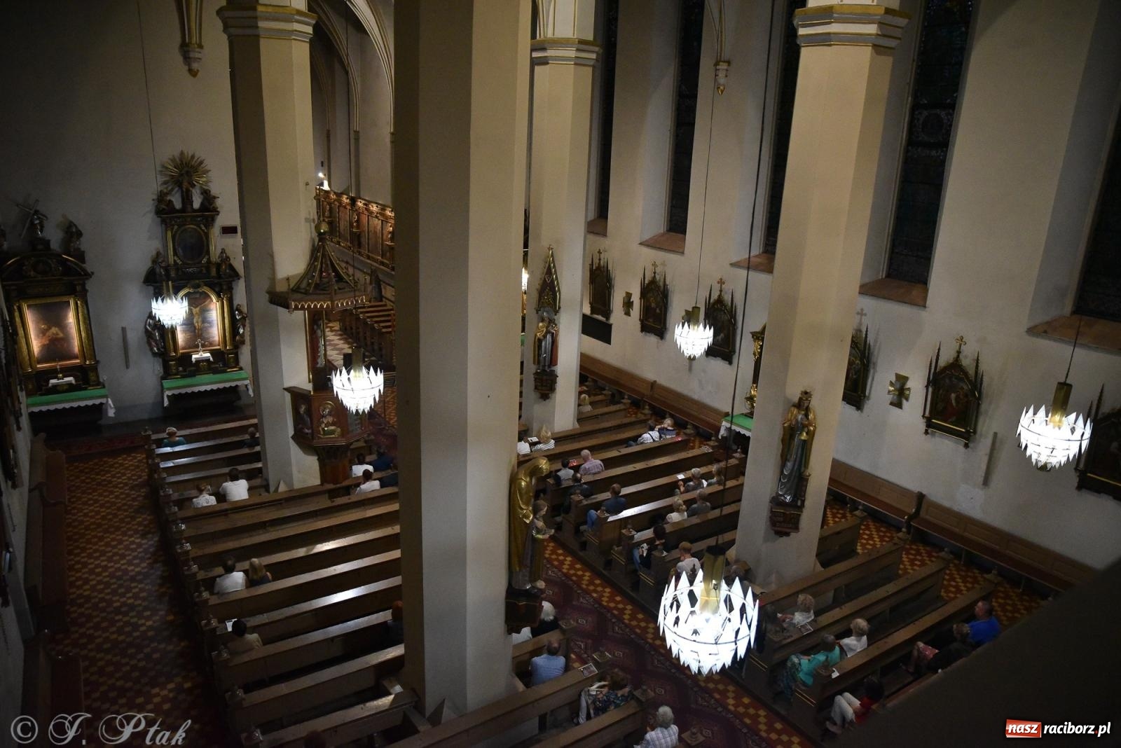 Zdjęcie w galerii na portalu naszraciborz.pl: W kręgu rodziny Bachów. Koncert w kościele farnym [FOTO i WIDEO] wiadomości z regionu