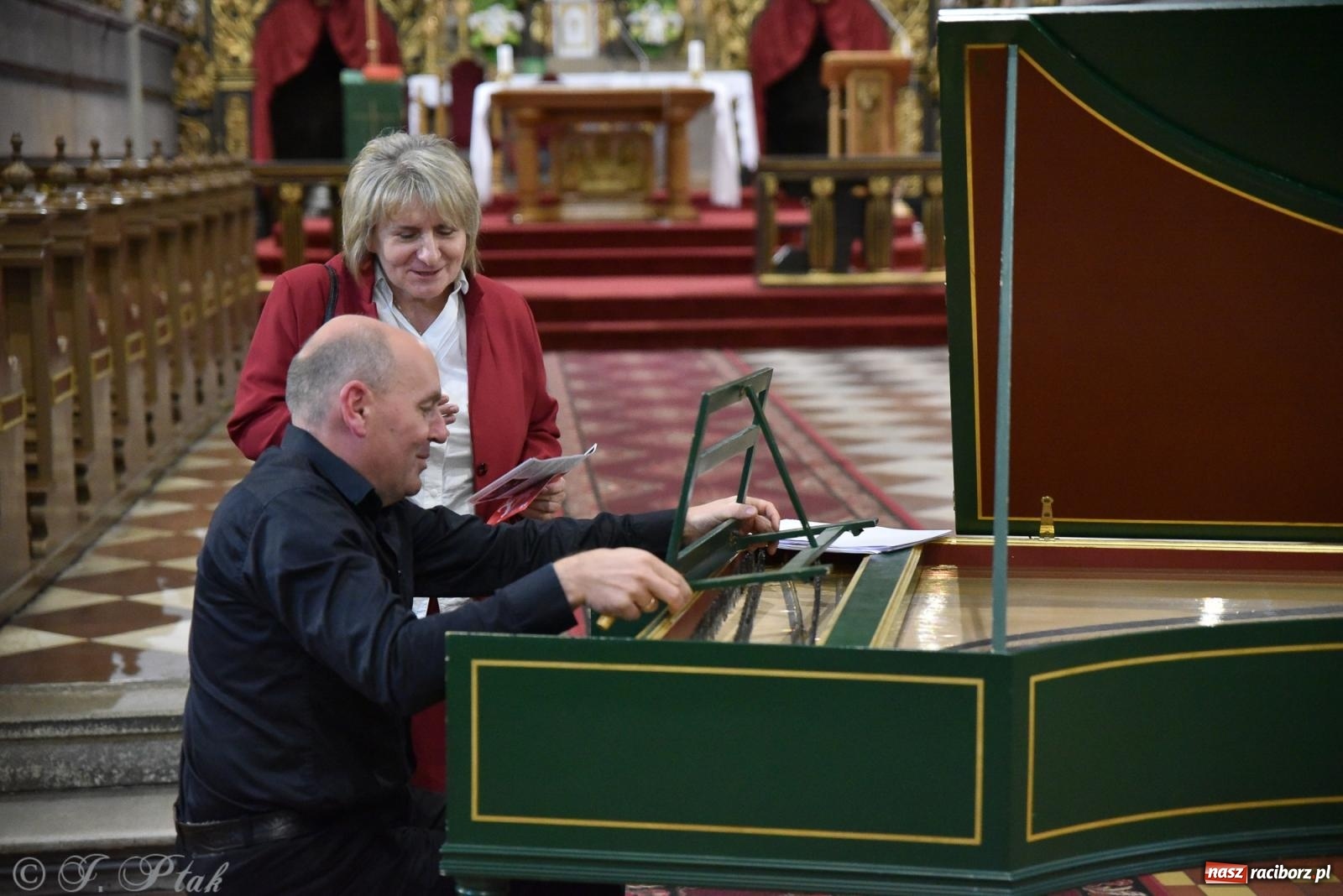 Zdjęcie w galerii na portalu naszraciborz.pl: W kręgu rodziny Bachów. Koncert w kościele farnym [FOTO i WIDEO] wiadomości z regionu