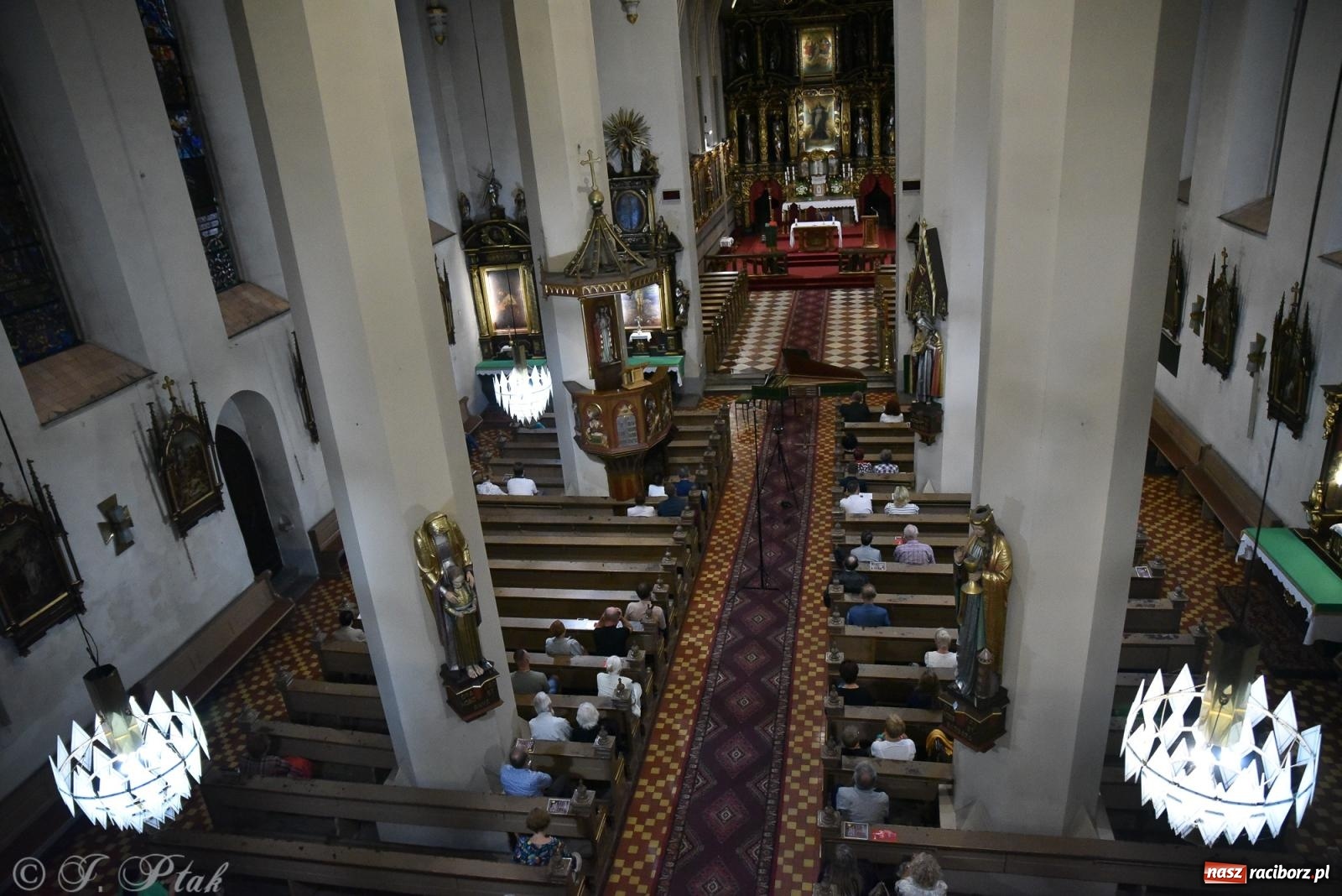 Zdjęcie w galerii na portalu naszraciborz.pl: W kręgu rodziny Bachów. Koncert w kościele farnym [FOTO i WIDEO] wiadomości z regionu