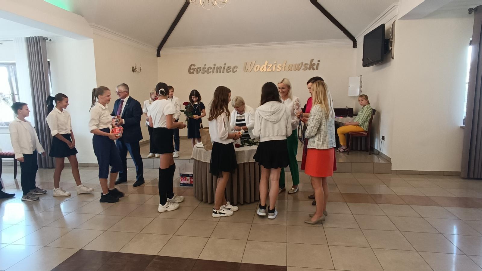 Zdjęcie w galerii na portalu naszraciborz.pl: Sukces uczniów z Rudnika w konkursie senackim List do Taty wiadomości z regionu