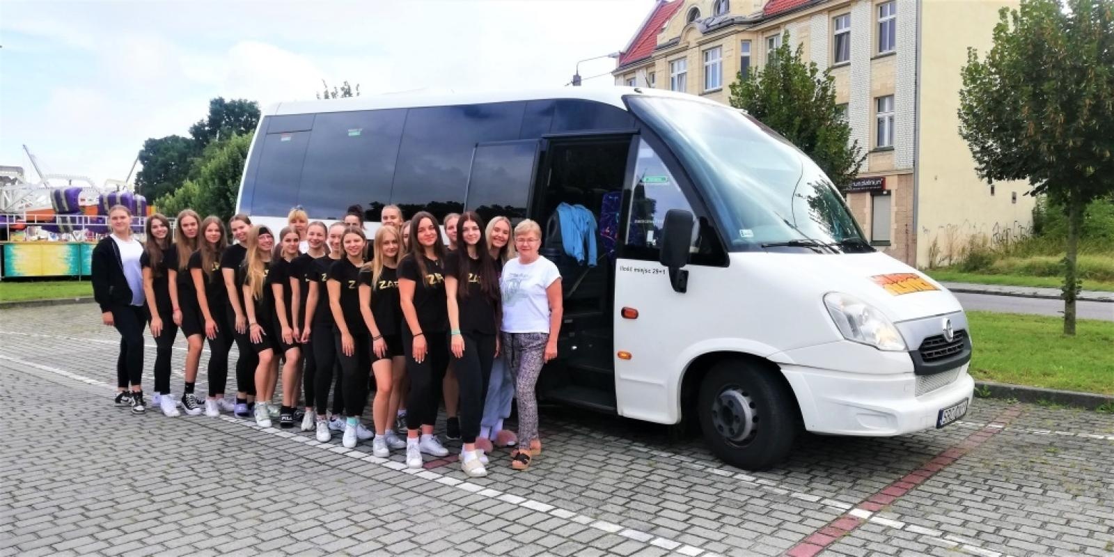 Zdjęcie w galerii na portalu naszraciborz.pl: Raciborskie mażoretki na 17. Dniu Brandenburgii wiadomości z regionu