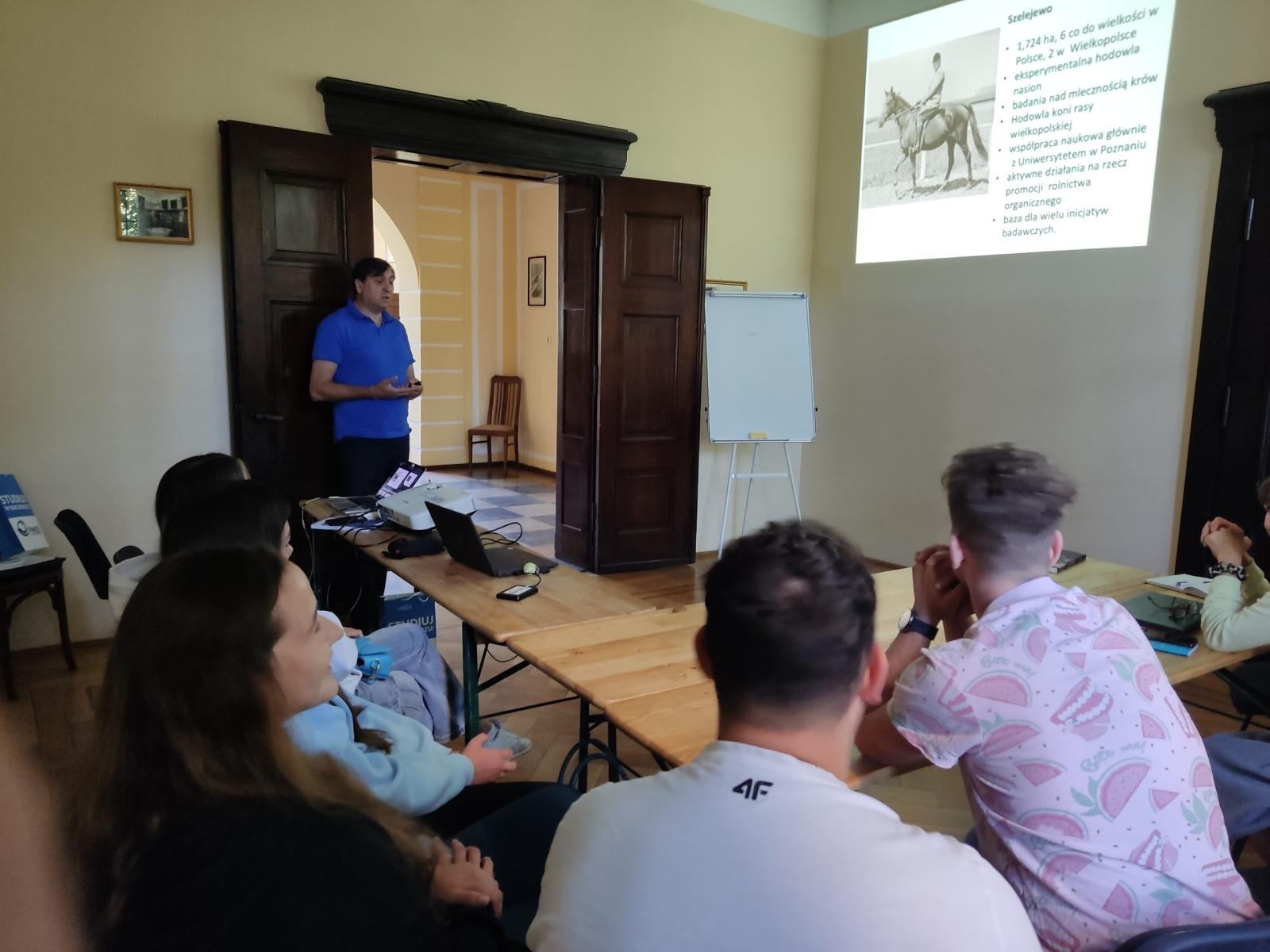 Zdjęcie w galerii na portalu naszraciborz.pl: Koło naukowe ARCHITEKTON na warsztatach Narodowego Instytutu Dziedzictwa wiadomości z regionu