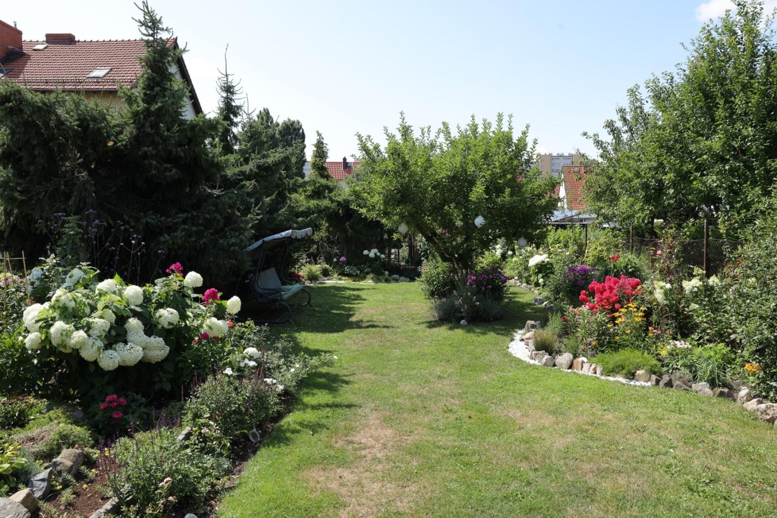 Zdjęcie w galerii na portalu naszraciborz.pl: Konkurs Zielono Mi - laureatki w kategorii najpiękniejszy ogród przydomowy wiadomości z regionu