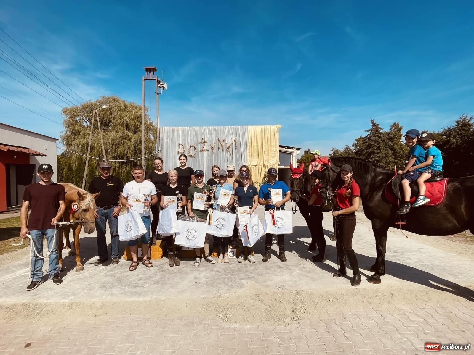 Zdjęcie w galerii na portalu naszraciborz.pl: Cesarskie rajtowanie w Gamowie [FOTO i WIDEO] wiadomości z regionu