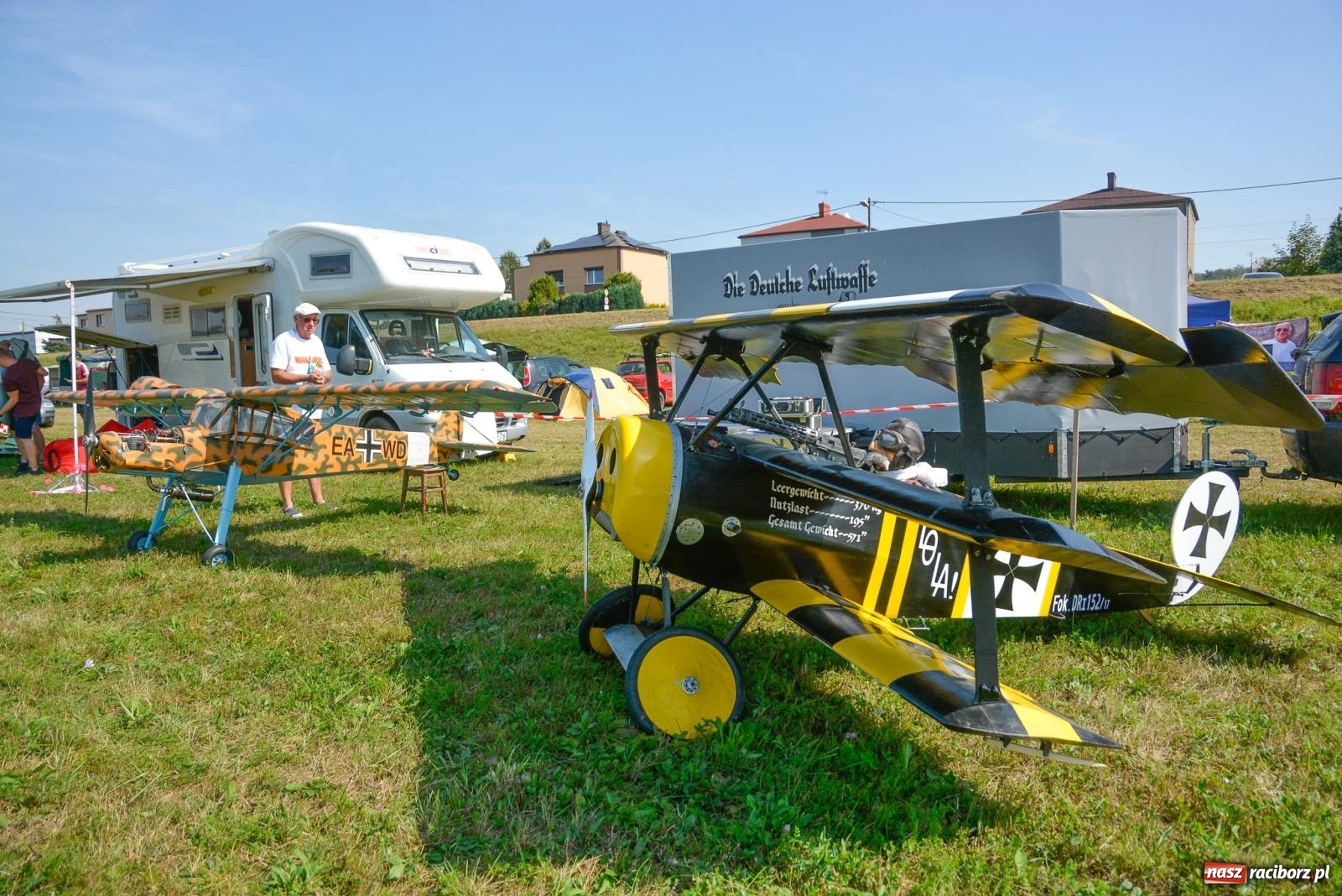 Zdjęcie w galerii na portalu naszraciborz.pl: Raciborskie air show idzie na rekord. Nad Ulgę zjechali modelarze z kilku krajów wiadomości z regionu