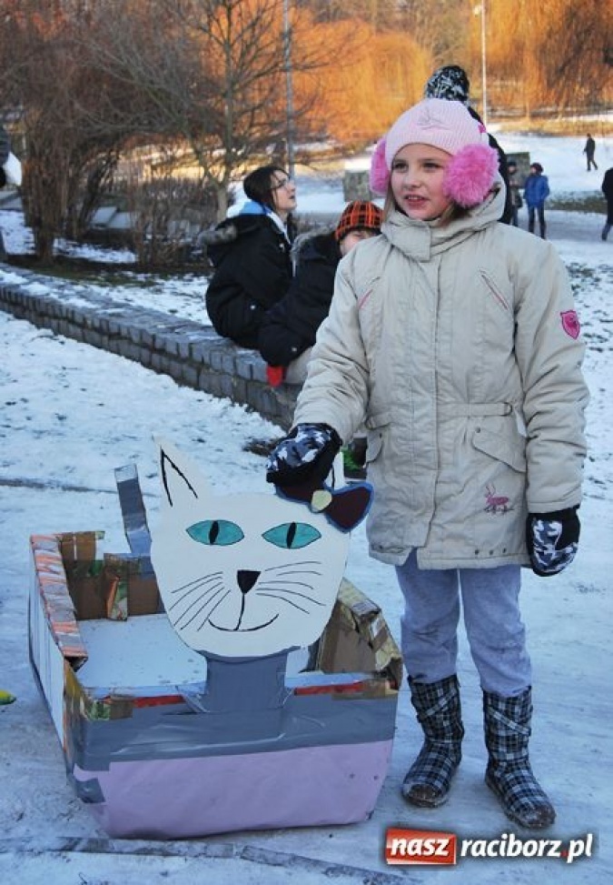 Zdjęcie w galerii na portalu naszraciborz.pl: Kotek, samolot i dmuchana orka... wiadomości z regionu