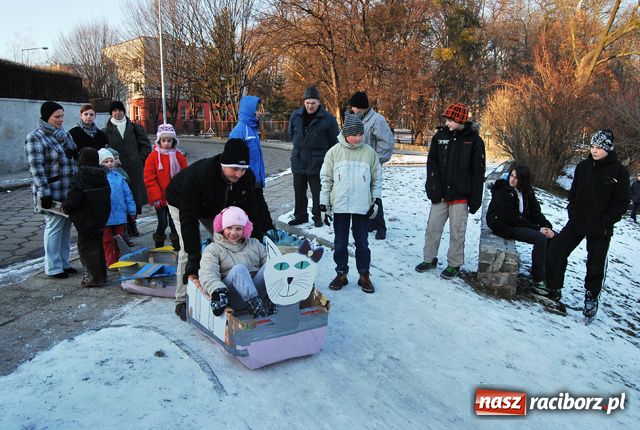 Zdjęcie w galerii na portalu naszraciborz.pl: Kotek, samolot i dmuchana orka... wiadomości z regionu