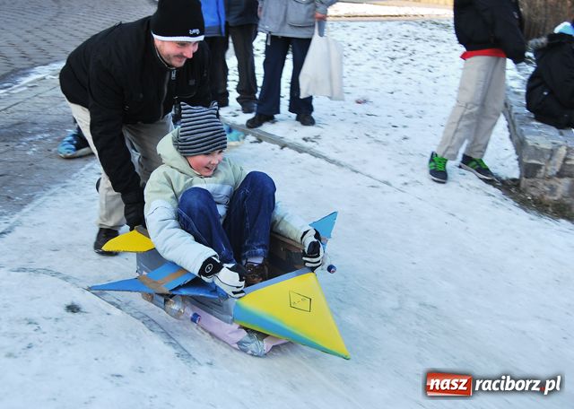 Zdjęcie w galerii na portalu naszraciborz.pl: Kotek, samolot i dmuchana orka... wiadomości z regionu