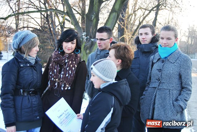 Zdjęcie w galerii na portalu naszraciborz.pl: Kotek, samolot i dmuchana orka... wiadomości z regionu