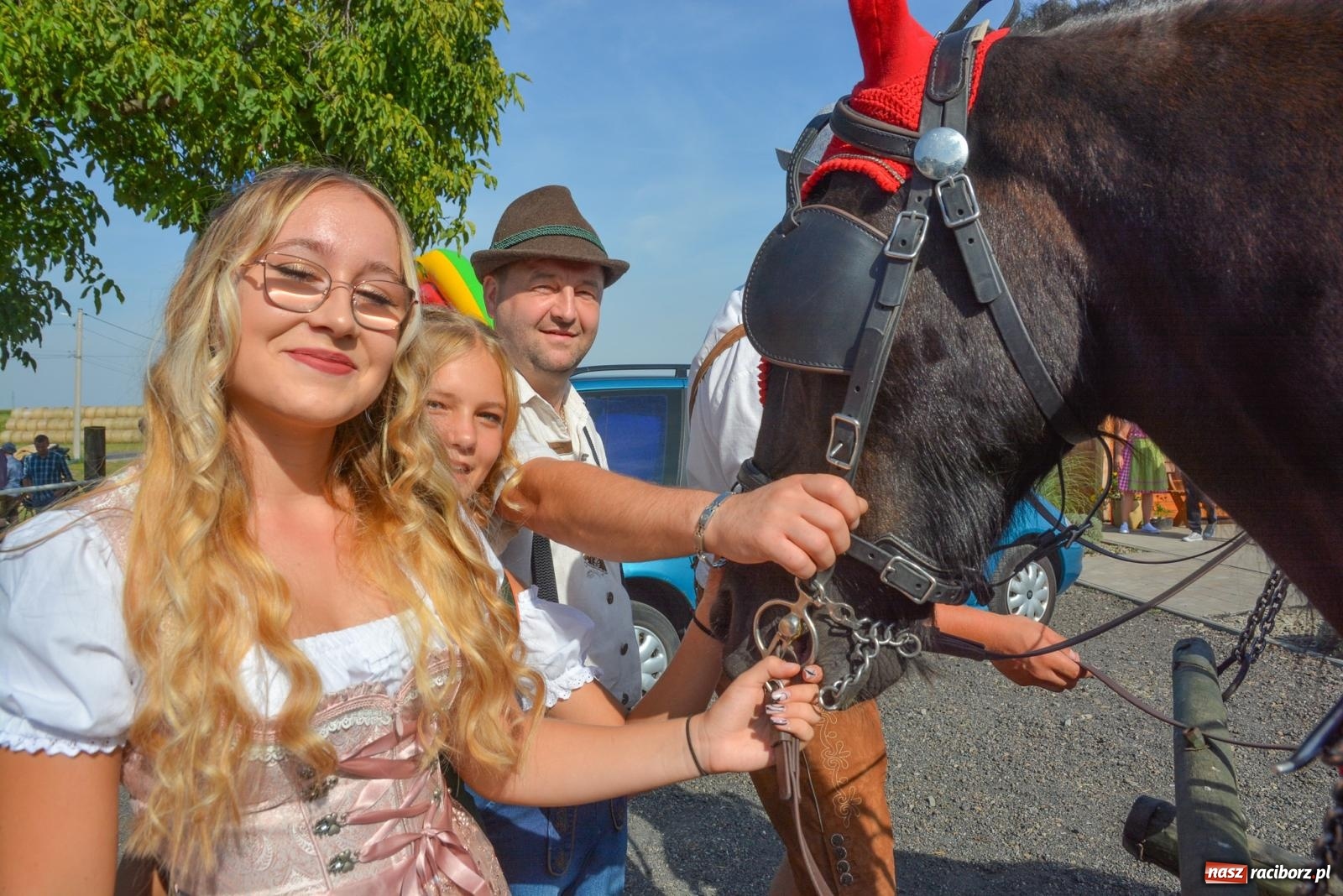 Zdjęcie w galerii na portalu naszraciborz.pl: Dziękowali za plony z kuflem w ręku. Dożynki w Żerdzinach [FOTO i WIDEO] wiadomości z regionu
