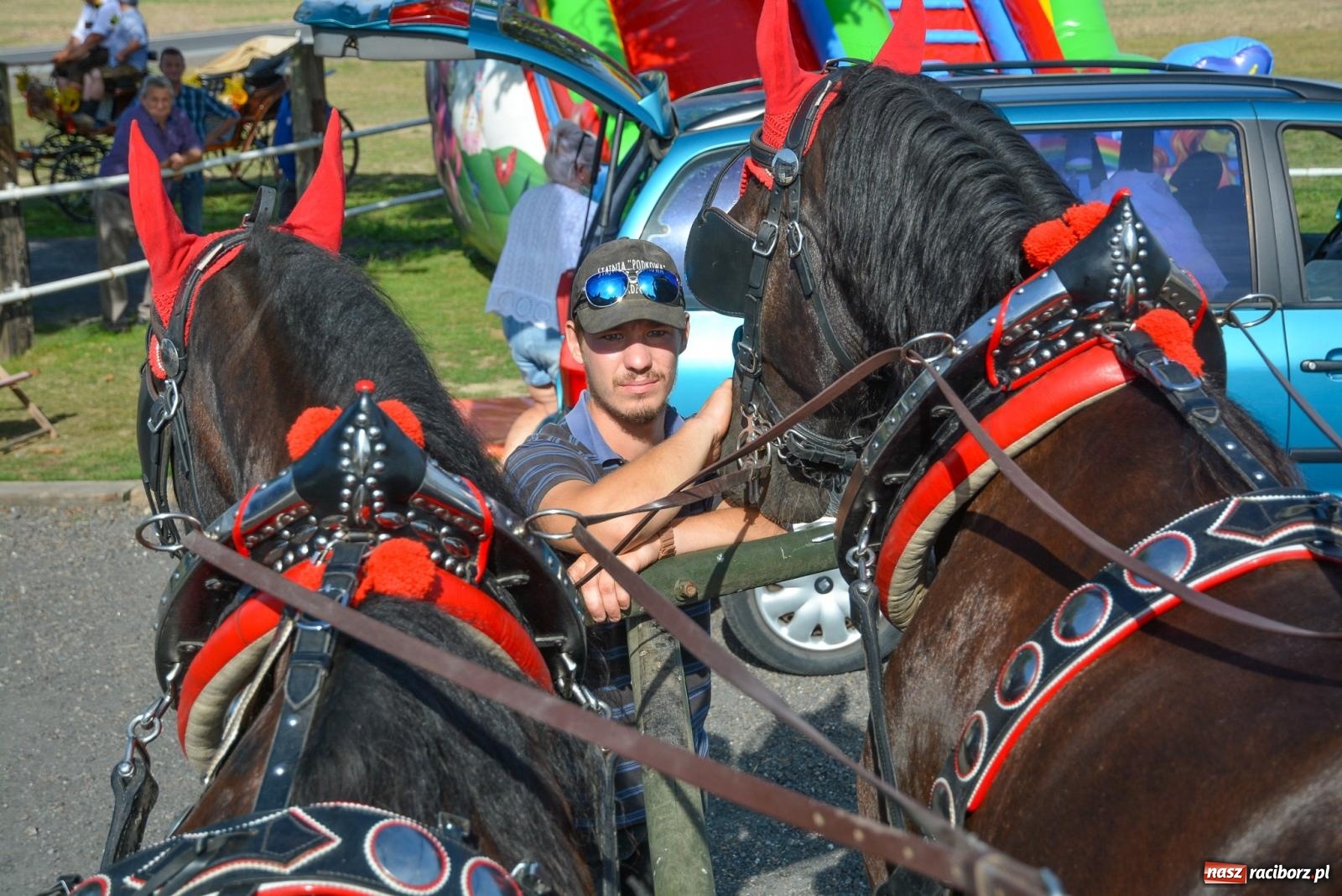 Zdjęcie w galerii na portalu naszraciborz.pl: Dziękowali za plony z kuflem w ręku. Dożynki w Żerdzinach [FOTO i WIDEO] wiadomości z regionu