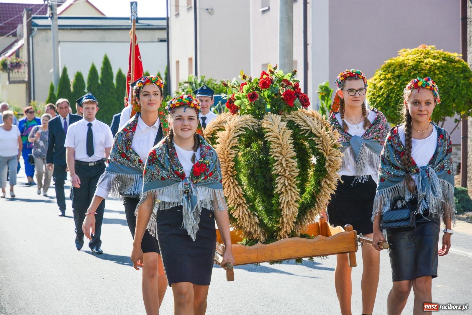 Zdjęcie w galerii na portalu naszraciborz.pl: Dziękowali za plony z kuflem w ręku. Dożynki w Żerdzinach [FOTO i WIDEO] wiadomości z regionu