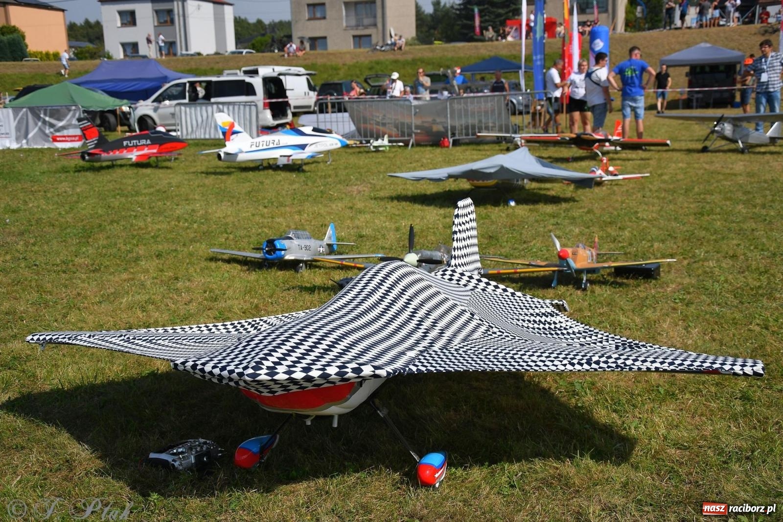 Zdjęcie w galerii na portalu naszraciborz.pl: Filmowe podsumowanie XVI Pikniku Modelarskiego [WIDEO] wiadomości z regionu