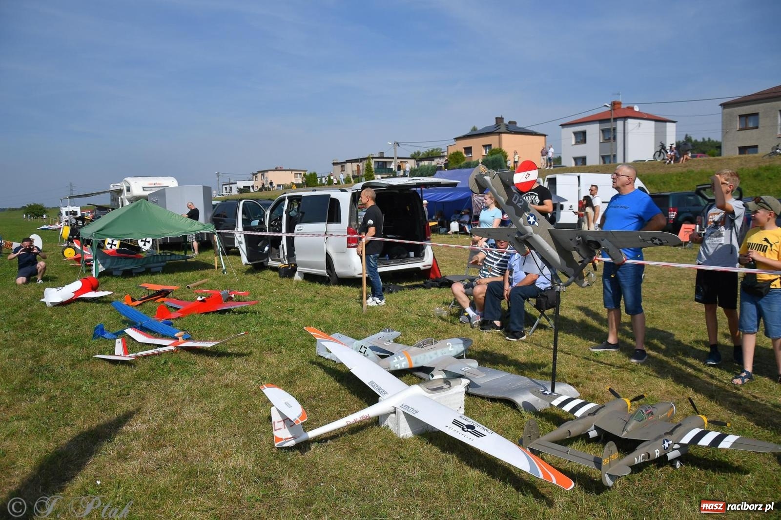 Zdjęcie w galerii na portalu naszraciborz.pl: Filmowe podsumowanie XVI Pikniku Modelarskiego [WIDEO] wiadomości z regionu