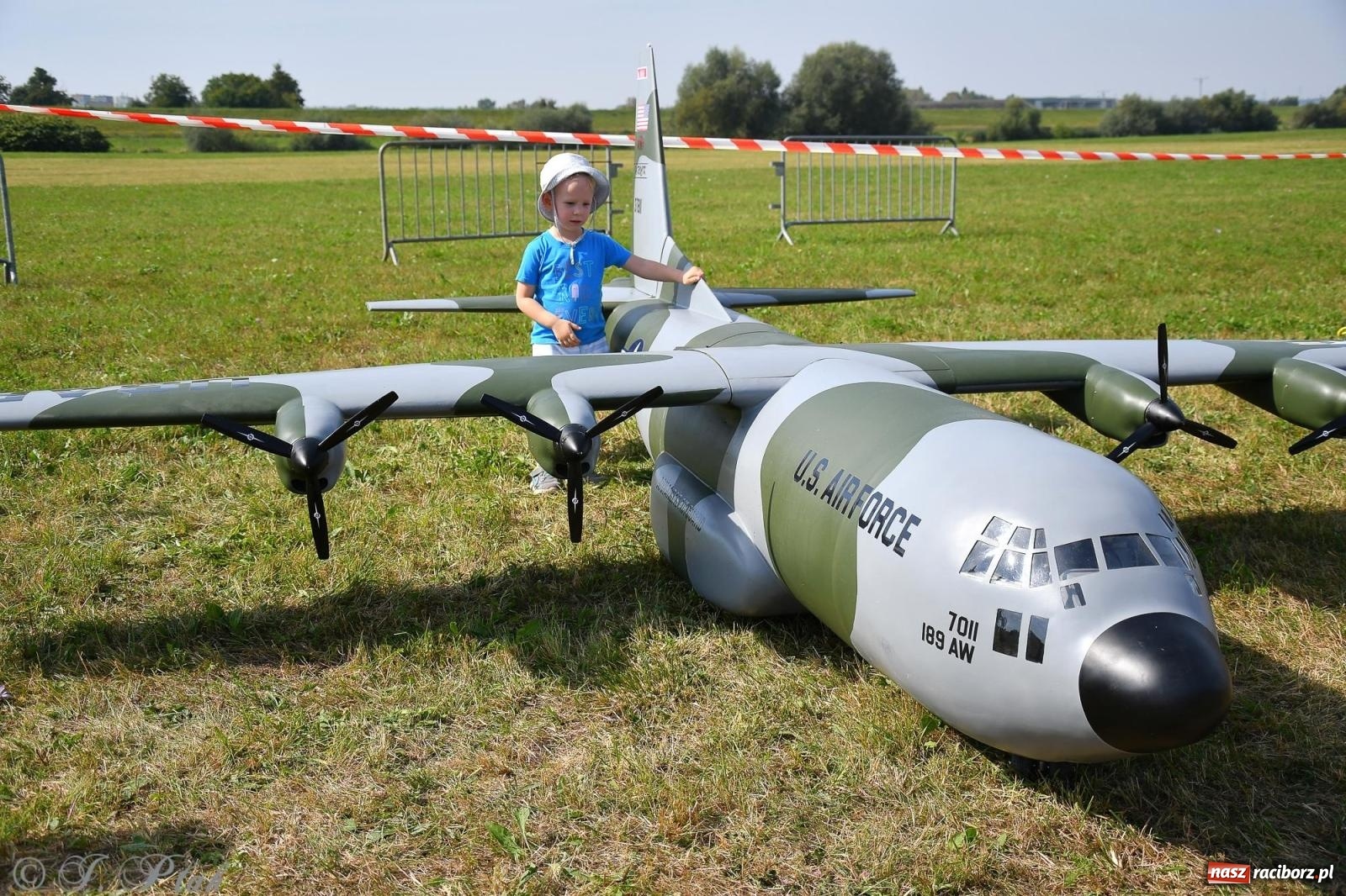Zdjęcie w galerii na portalu naszraciborz.pl: Filmowe podsumowanie XVI Pikniku Modelarskiego [WIDEO] wiadomości z regionu
