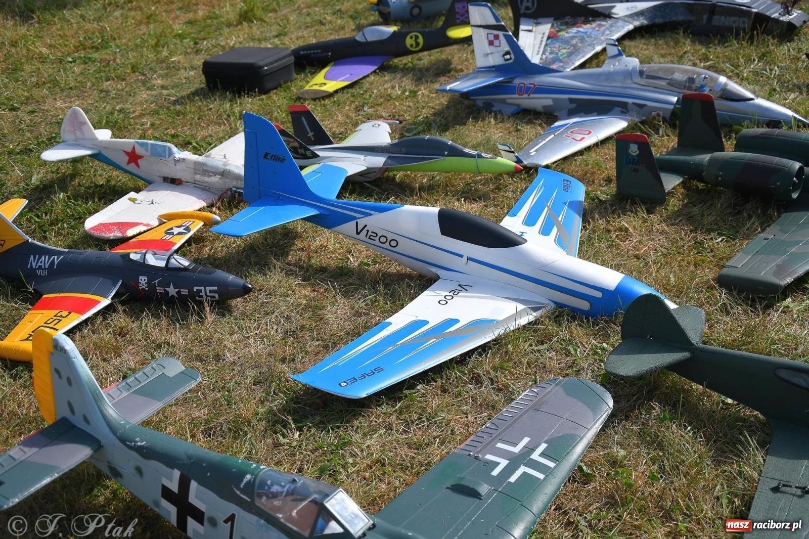 Zdjęcie w galerii na portalu naszraciborz.pl: Filmowe podsumowanie XVI Pikniku Modelarskiego [WIDEO] wiadomości z regionu