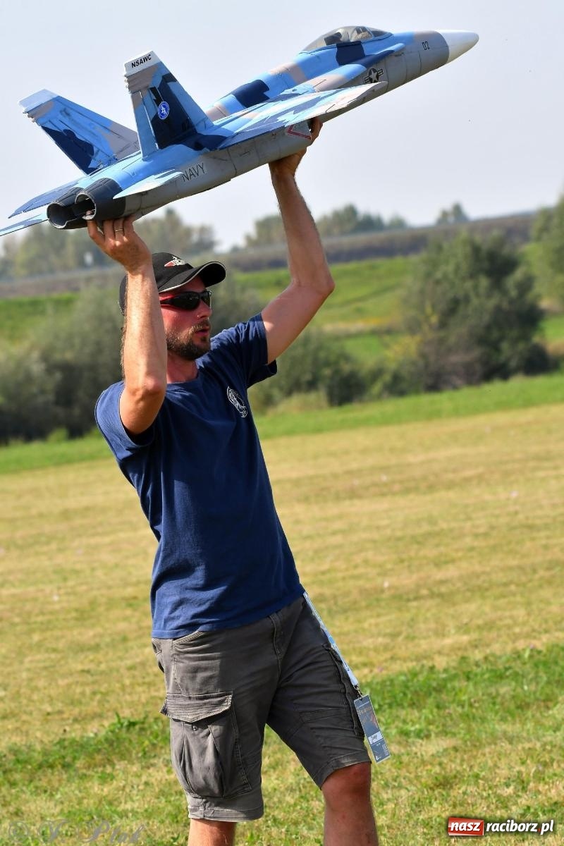Zdjęcie w galerii na portalu naszraciborz.pl: Filmowe podsumowanie XVI Pikniku Modelarskiego [WIDEO] wiadomości z regionu