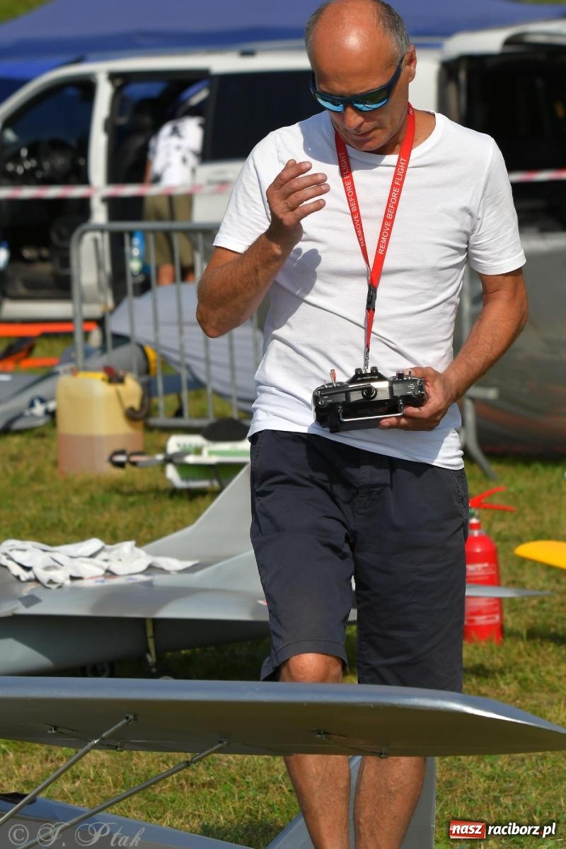 Zdjęcie w galerii na portalu naszraciborz.pl: Filmowe podsumowanie XVI Pikniku Modelarskiego [WIDEO] wiadomości z regionu