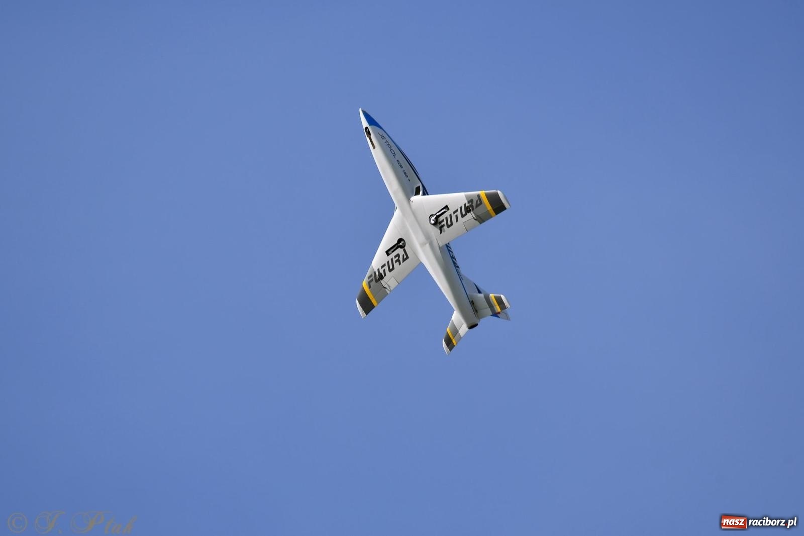 Zdjęcie w galerii na portalu naszraciborz.pl: Filmowe podsumowanie XVI Pikniku Modelarskiego [WIDEO] wiadomości z regionu