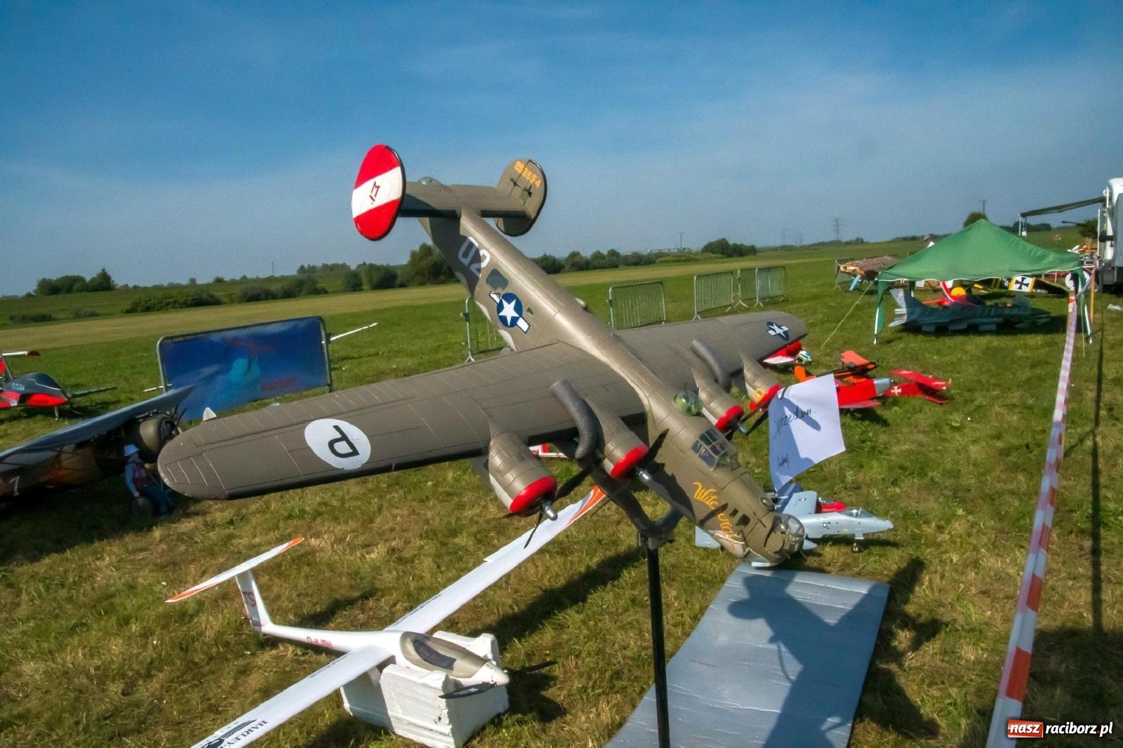 Zdjęcie w galerii na portalu naszraciborz.pl: Filmowe podsumowanie XVI Pikniku Modelarskiego [WIDEO] wiadomości z regionu