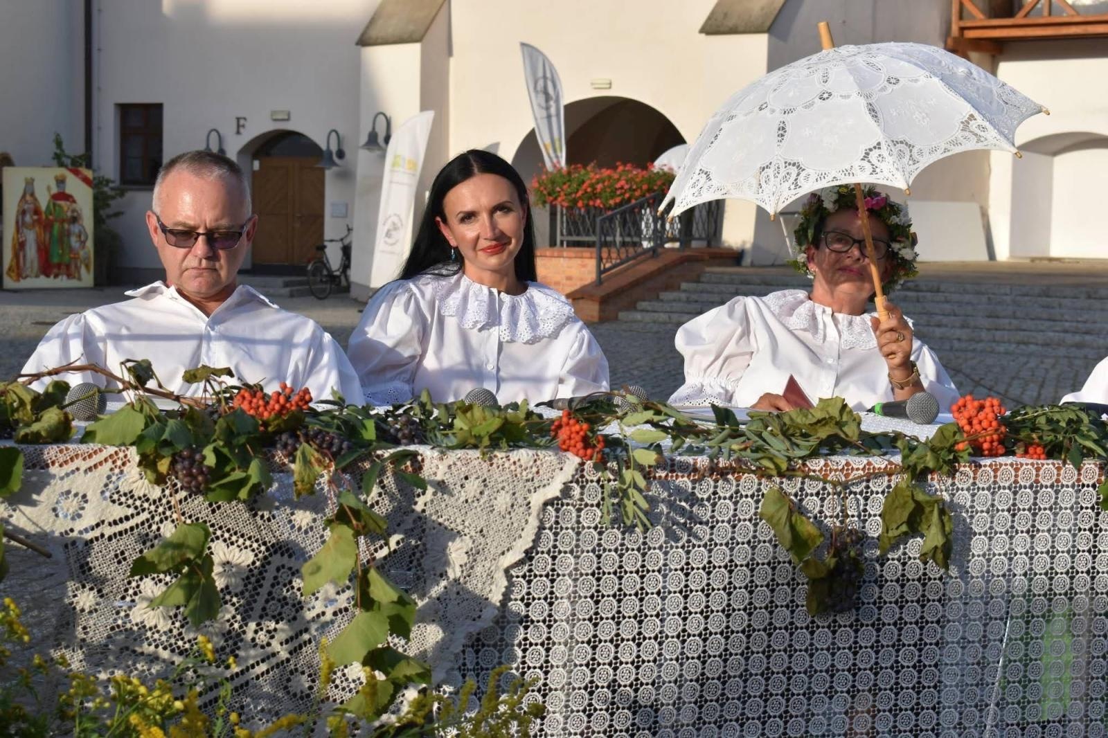 Zdjęcie w galerii na portalu naszraciborz.pl: 12. odsłona Narodowego Czytania na Zamku Piastowskim za nami wiadomości z regionu