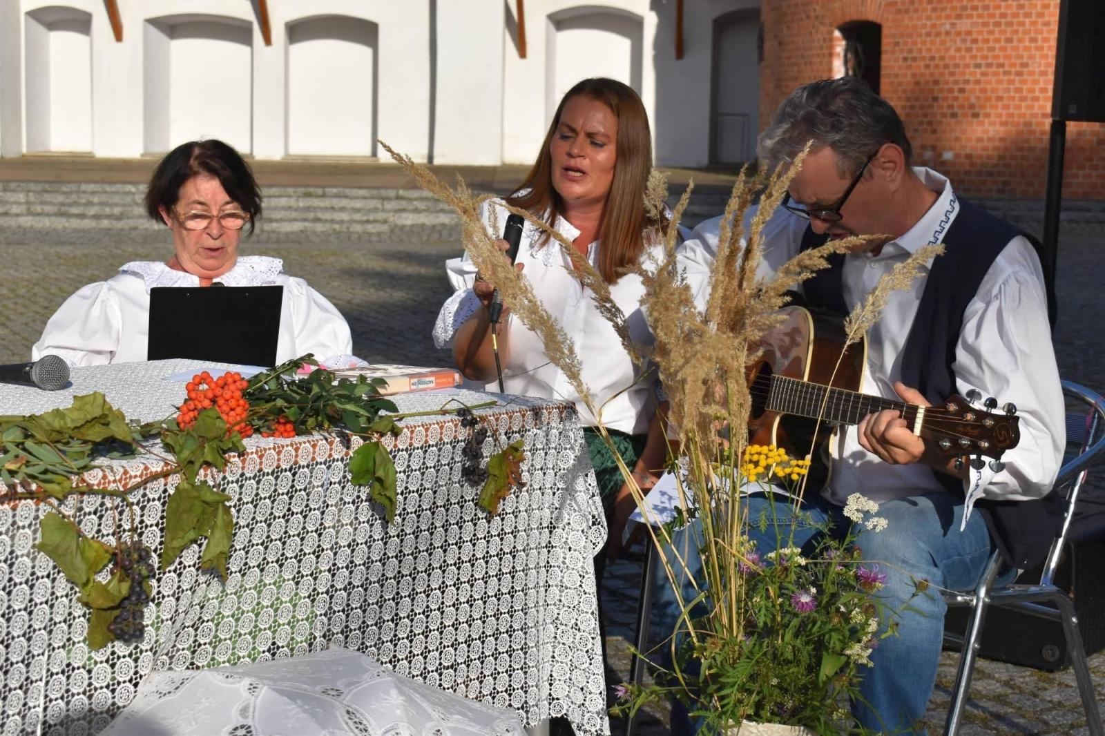 Zdjęcie w galerii na portalu naszraciborz.pl: 12. odsłona Narodowego Czytania na Zamku Piastowskim za nami wiadomości z regionu