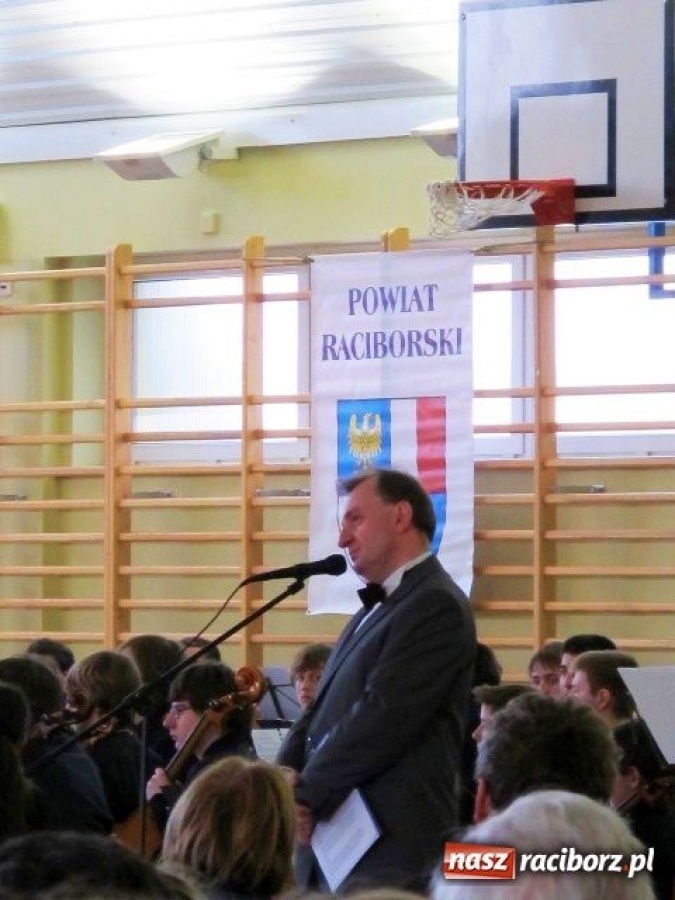 Zdjęcie w galerii na portalu naszraciborz.pl: Strauss i Władca Pierścieni... wiadomości z regionu