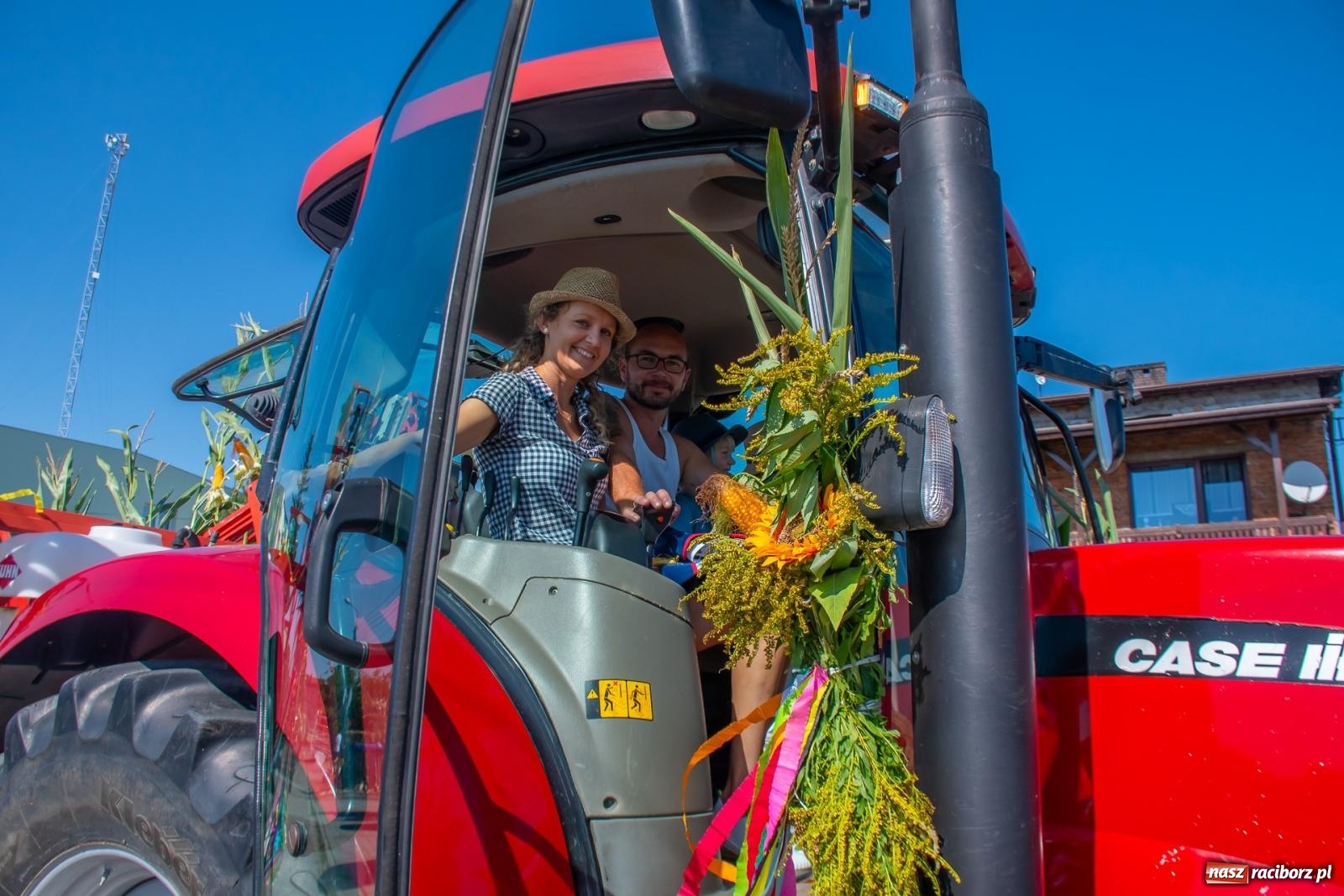 Zdjęcie w galerii na portalu naszraciborz.pl: Bieńkowicki korowód dożynkowy zachwycał kolorami wiadomości z regionu