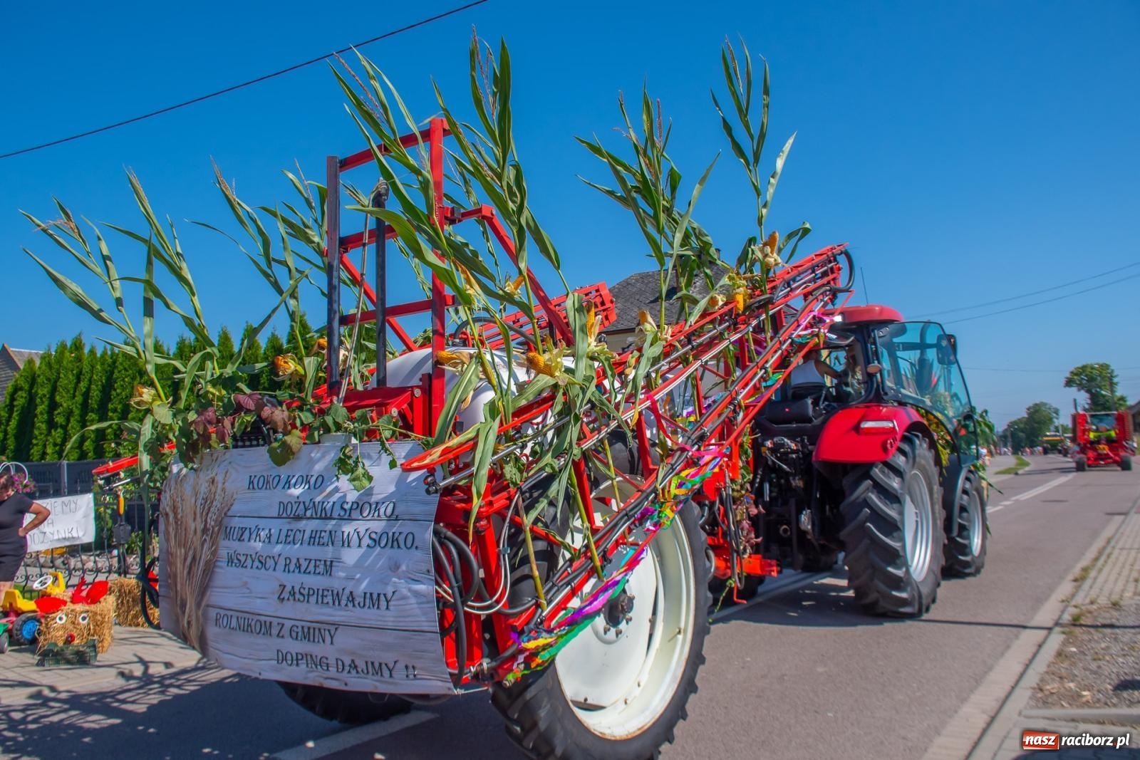 Zdjęcie w galerii na portalu naszraciborz.pl: Bieńkowicki korowód dożynkowy zachwycał kolorami wiadomości z regionu