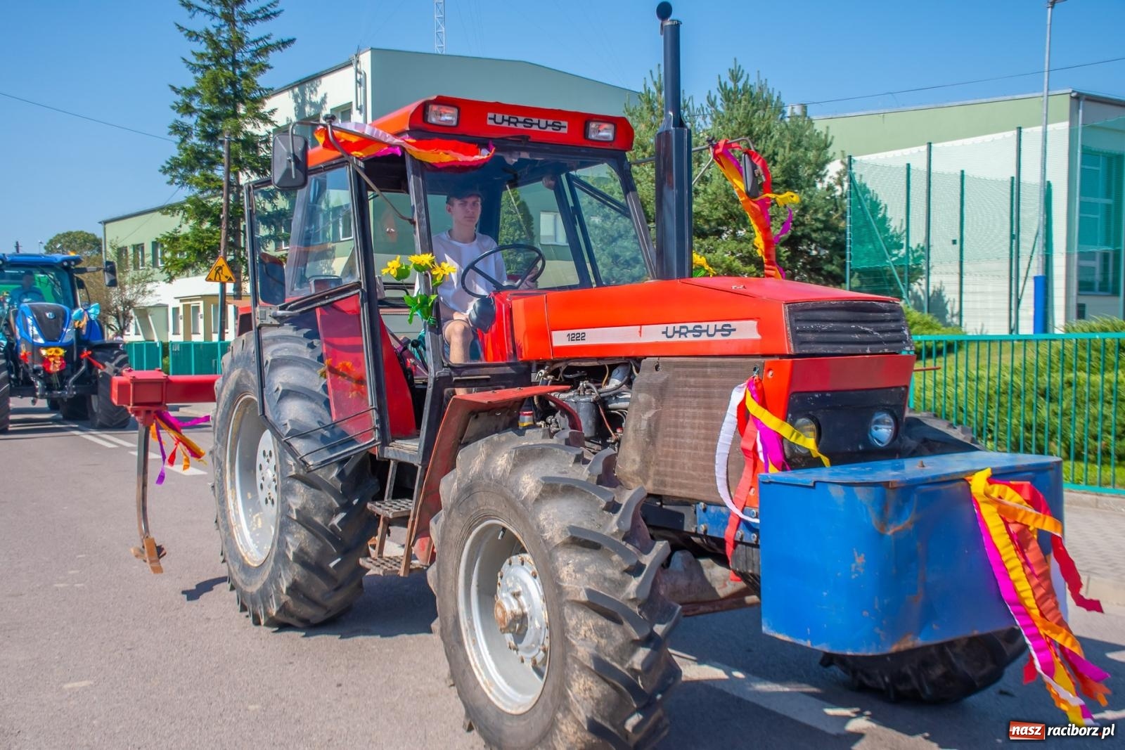 Zdjęcie w galerii na portalu naszraciborz.pl: Bieńkowicki korowód dożynkowy zachwycał kolorami wiadomości z regionu