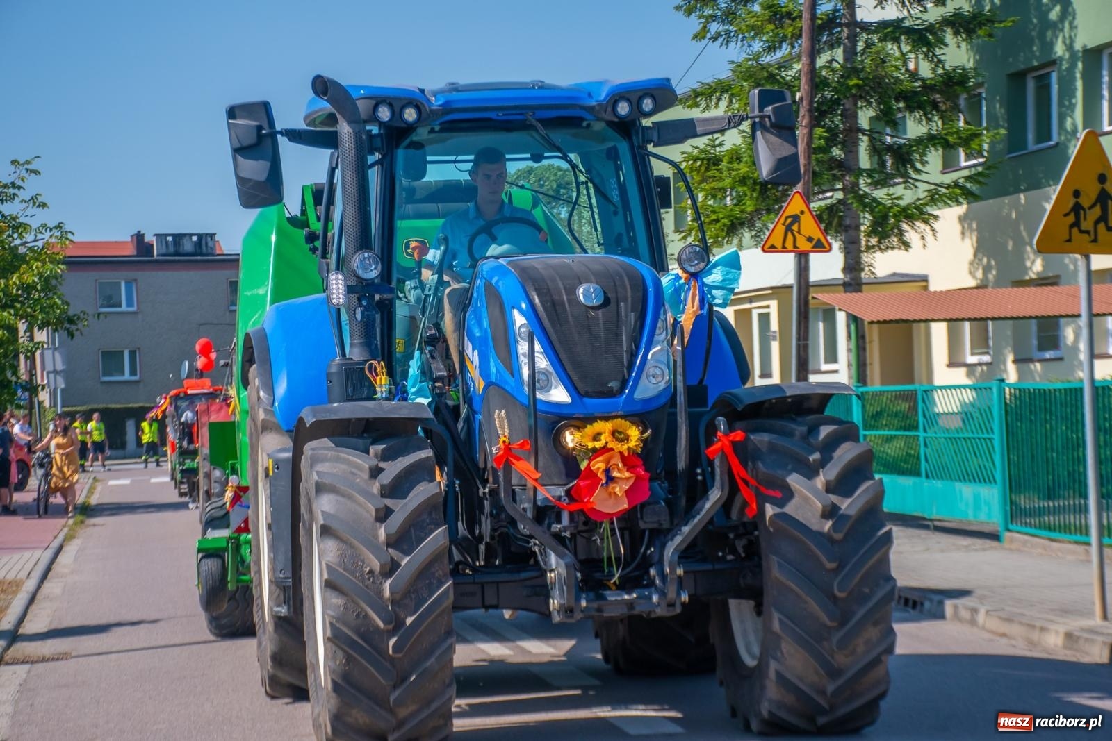 Zdjęcie w galerii na portalu naszraciborz.pl: Bieńkowicki korowód dożynkowy zachwycał kolorami wiadomości z regionu