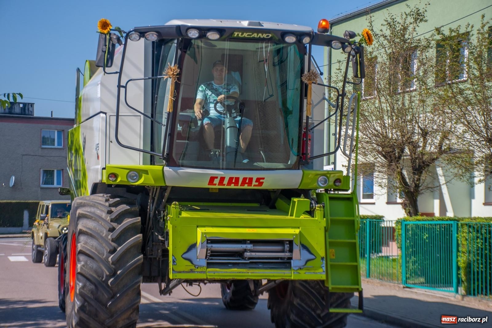 Zdjęcie w galerii na portalu naszraciborz.pl: Bieńkowicki korowód dożynkowy zachwycał kolorami wiadomości z regionu