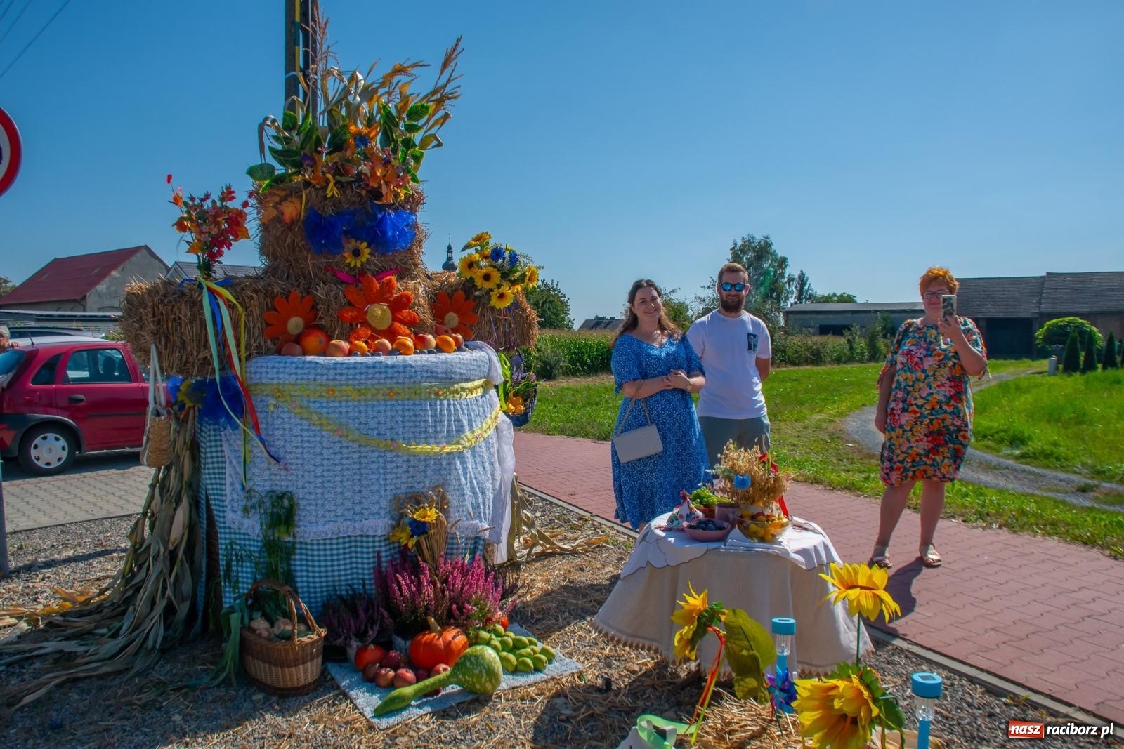 Zdjęcie w galerii na portalu naszraciborz.pl: Bieńkowicki korowód dożynkowy zachwycał kolorami wiadomości z regionu