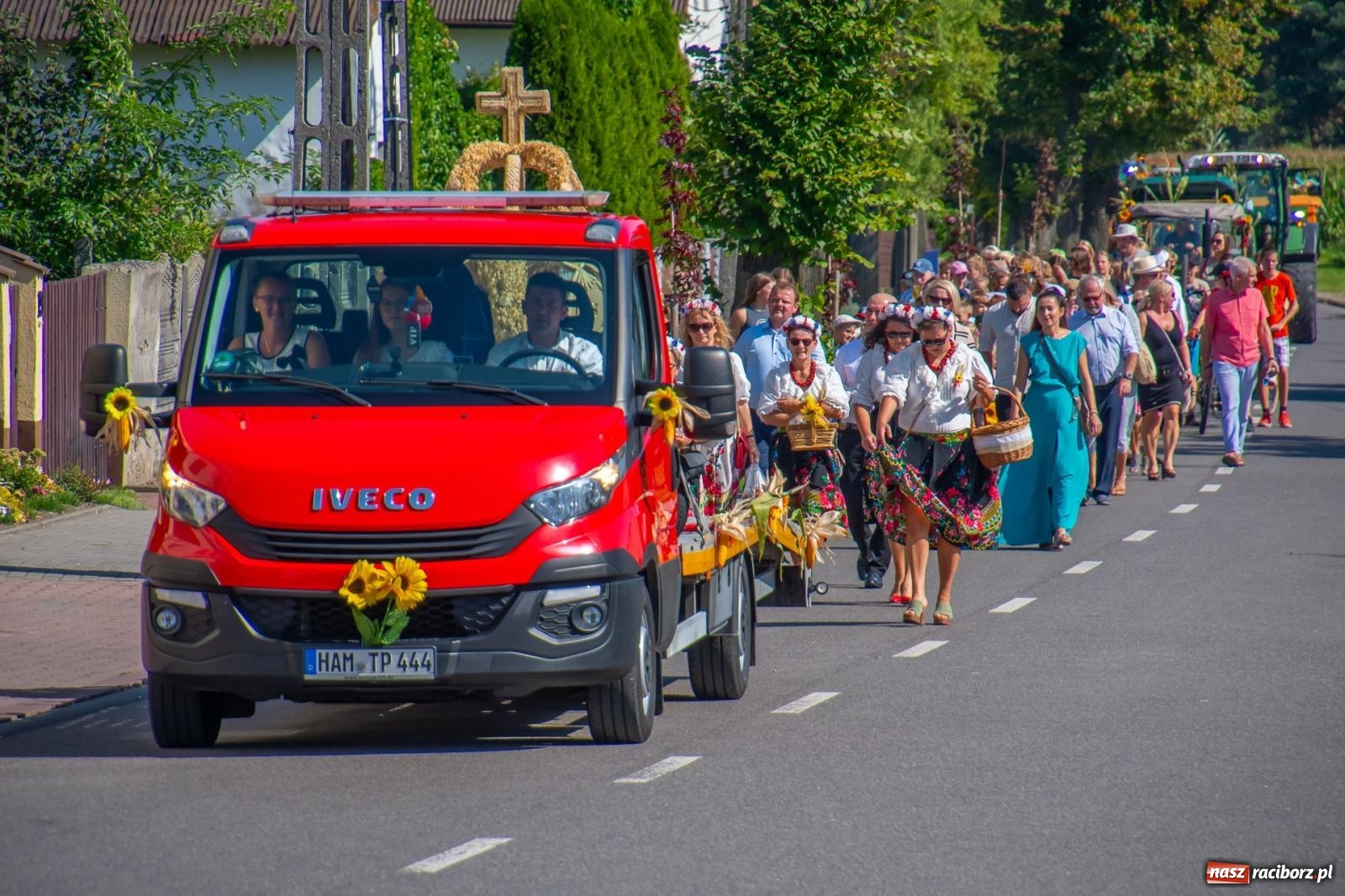 Zdjęcie w galerii na portalu naszraciborz.pl: Bieńkowicki korowód dożynkowy zachwycał kolorami wiadomości z regionu