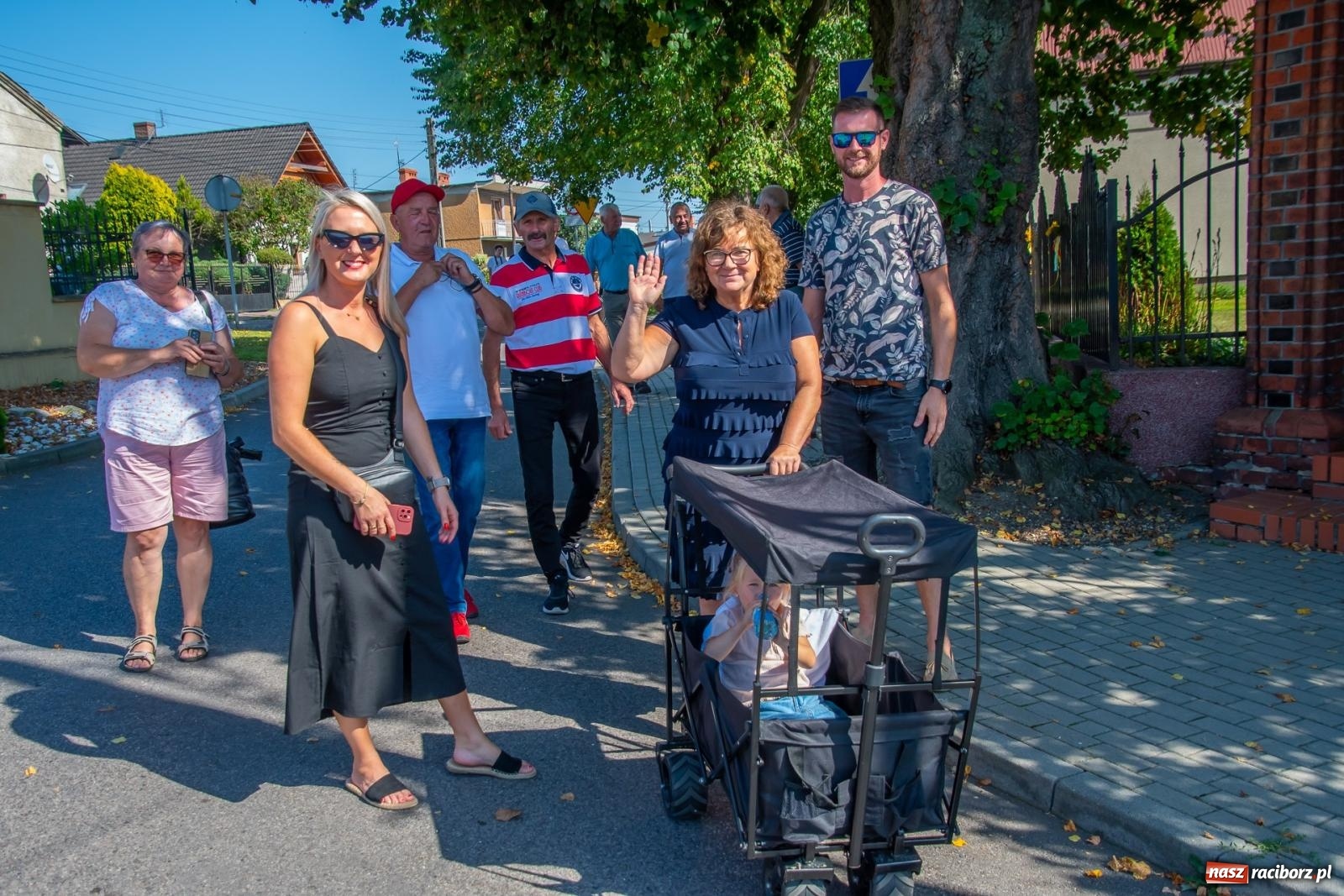 Zdjęcie w galerii na portalu naszraciborz.pl: Bieńkowicki korowód dożynkowy zachwycał kolorami wiadomości z regionu