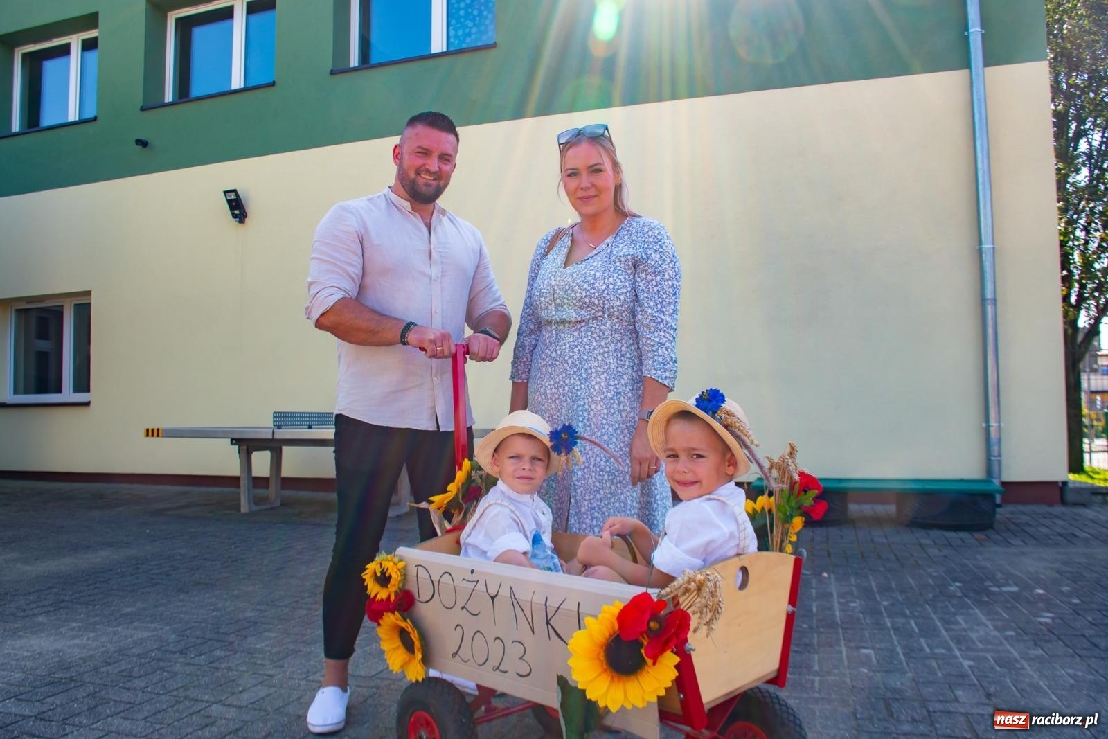 Zdjęcie w galerii na portalu naszraciborz.pl: Bieńkowicki korowód dożynkowy zachwycał kolorami wiadomości z regionu