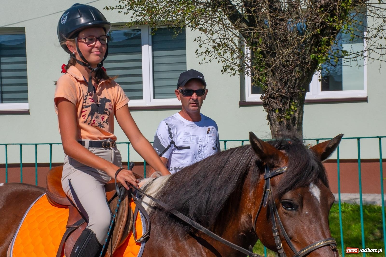Zdjęcie w galerii na portalu naszraciborz.pl: Bieńkowicki korowód dożynkowy zachwycał kolorami wiadomości z regionu