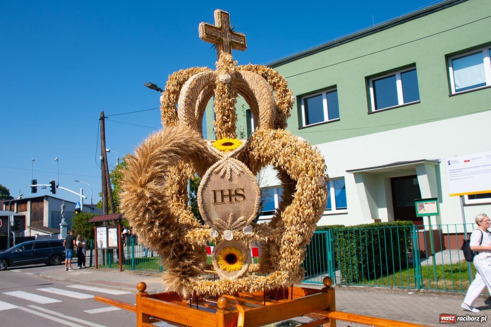 Zdjęcie w galerii na portalu naszraciborz.pl: Bieńkowicki korowód dożynkowy zachwycał kolorami wiadomości z regionu