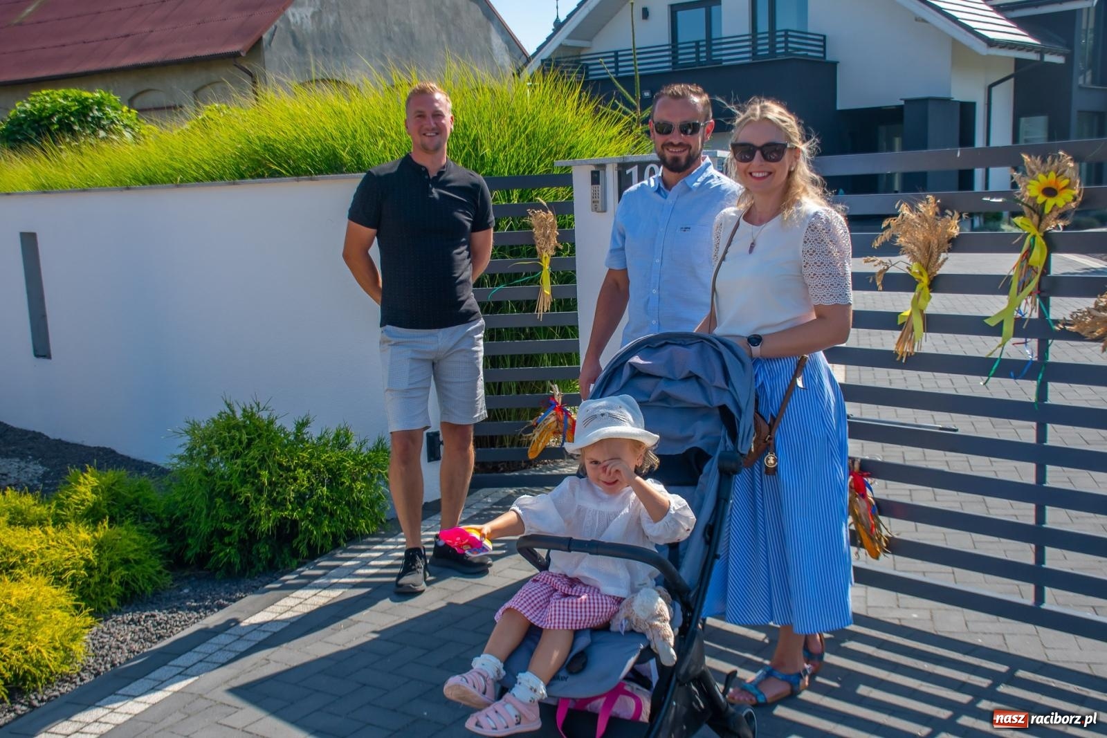 Zdjęcie w galerii na portalu naszraciborz.pl: Bieńkowicki korowód dożynkowy zachwycał kolorami wiadomości z regionu