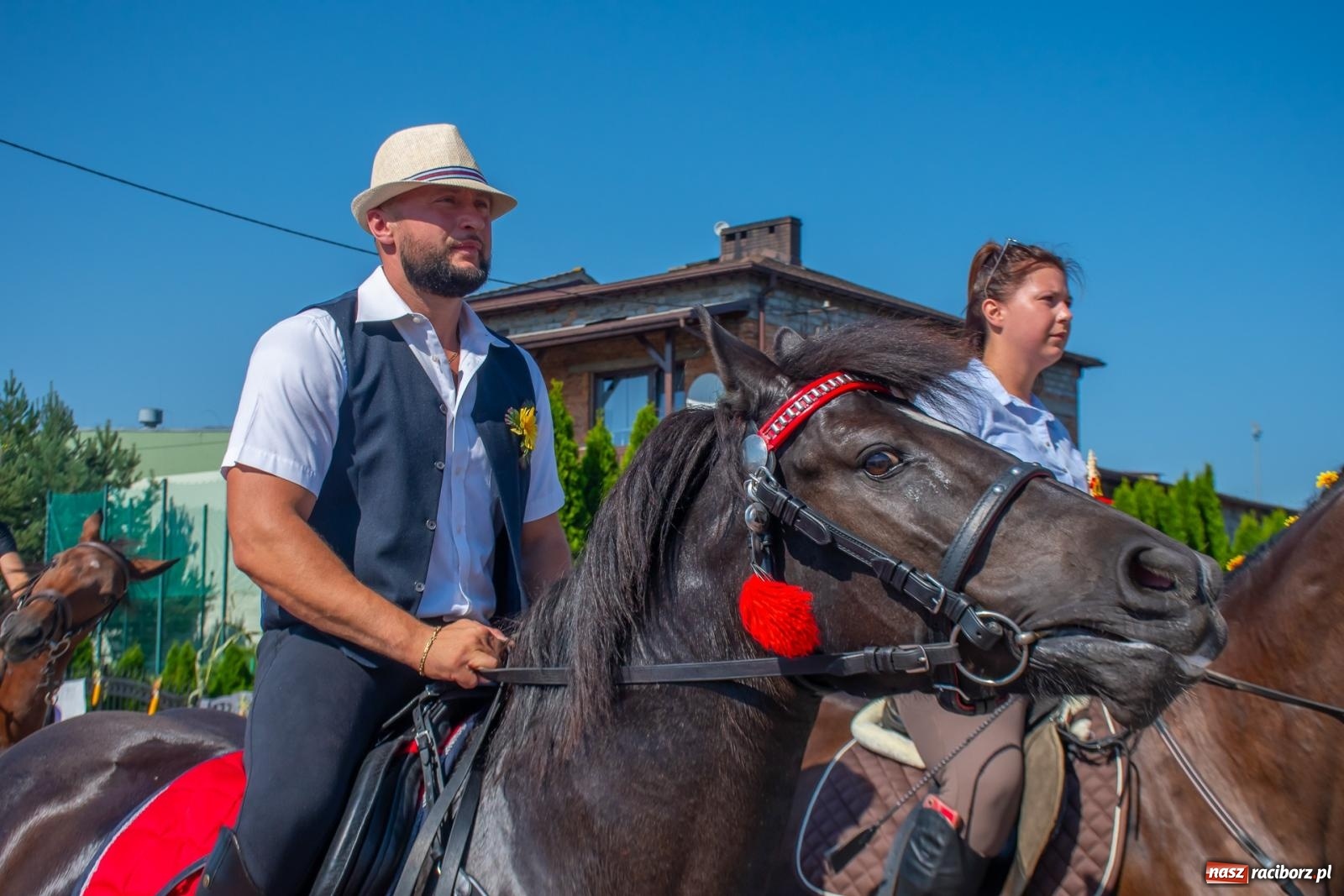 Zdjęcie w galerii na portalu naszraciborz.pl: Bieńkowicki korowód dożynkowy zachwycał kolorami wiadomości z regionu