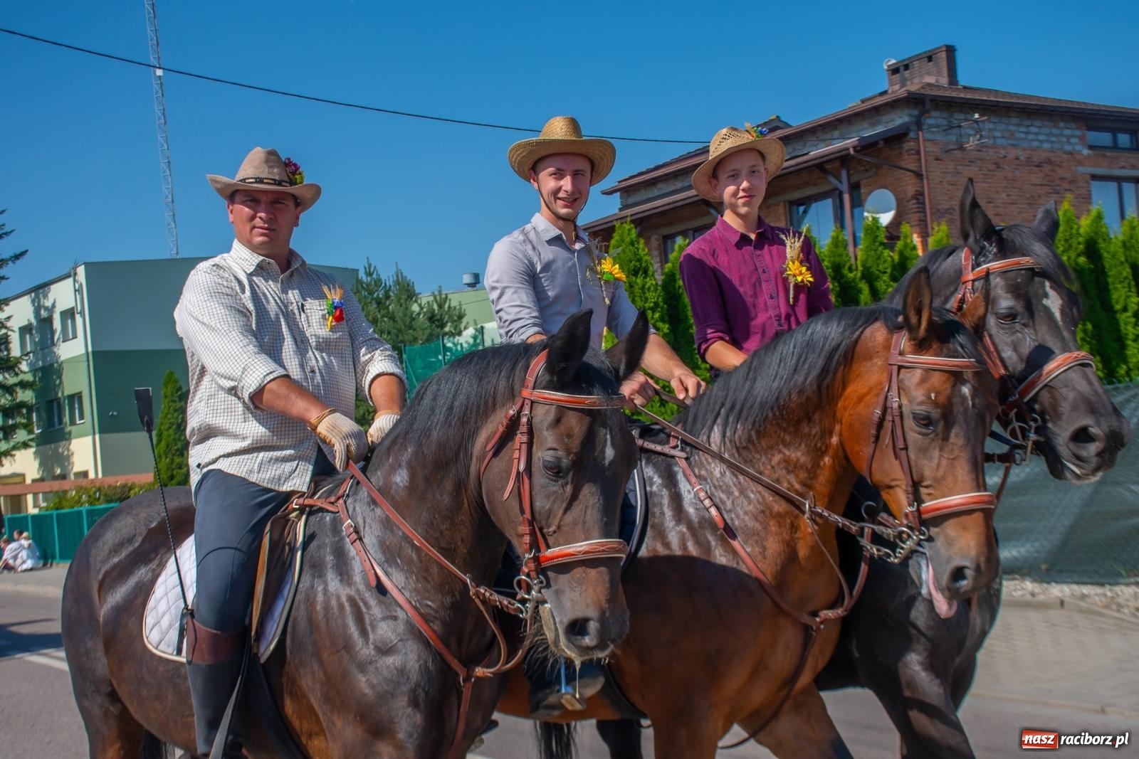 Zdjęcie w galerii na portalu naszraciborz.pl: Bieńkowicki korowód dożynkowy zachwycał kolorami wiadomości z regionu