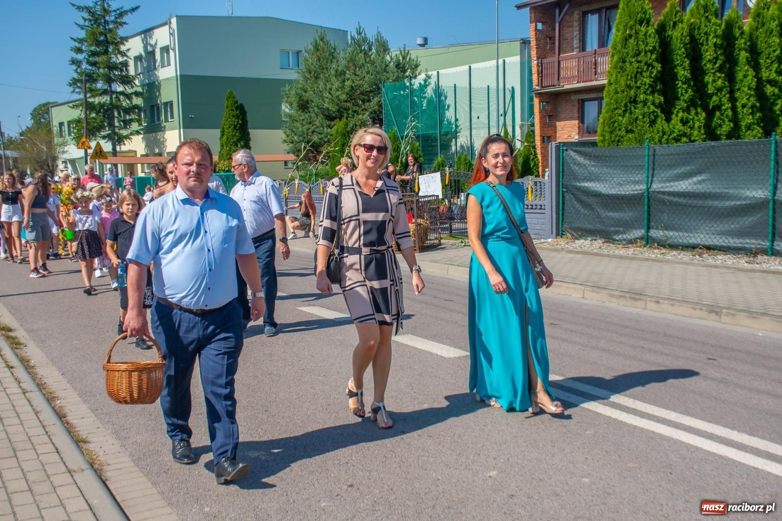 Zdjęcie w galerii na portalu naszraciborz.pl: Bieńkowicki korowód dożynkowy zachwycał kolorami wiadomości z regionu
