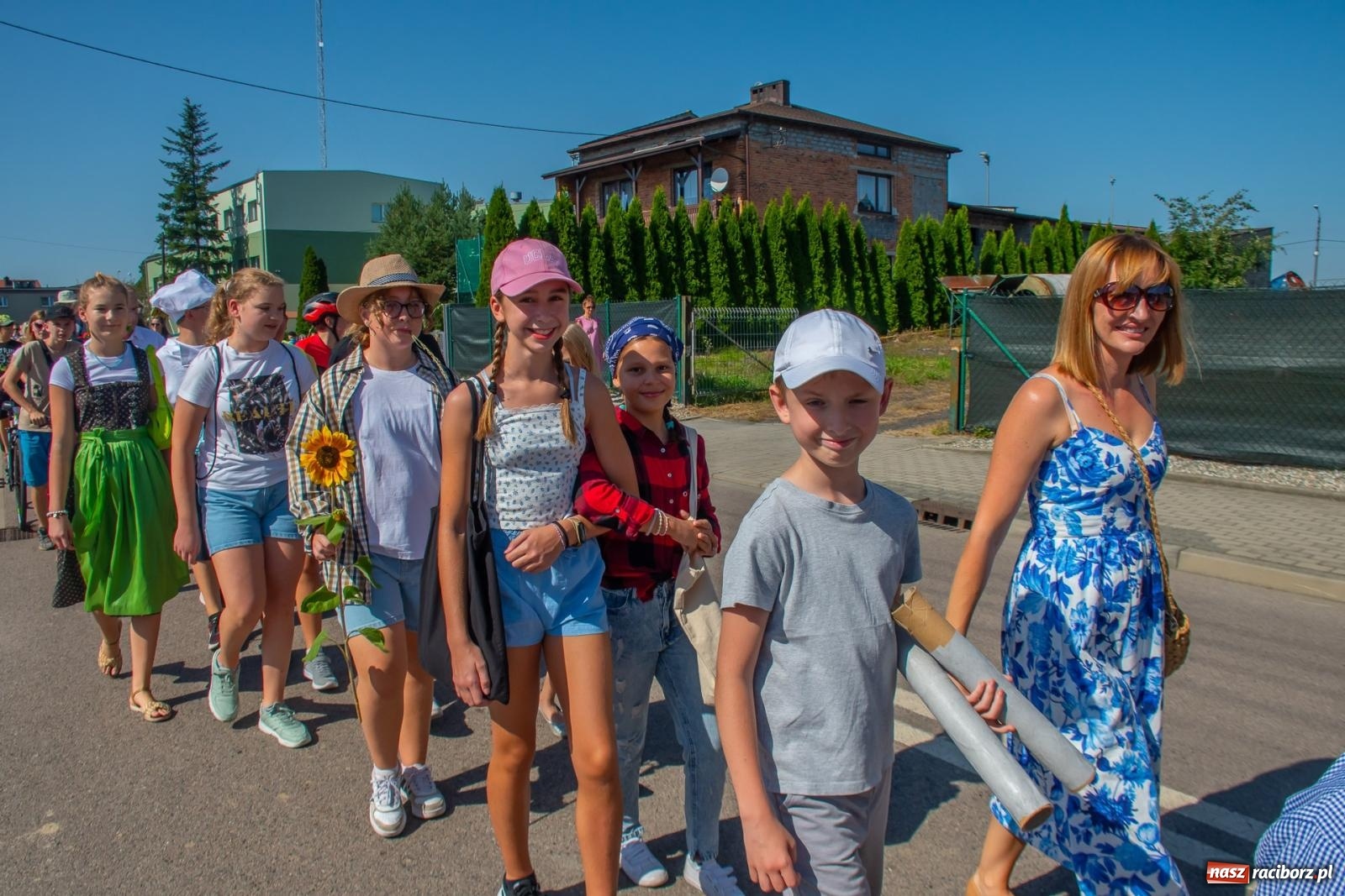 Zdjęcie w galerii na portalu naszraciborz.pl: Bieńkowicki korowód dożynkowy zachwycał kolorami wiadomości z regionu