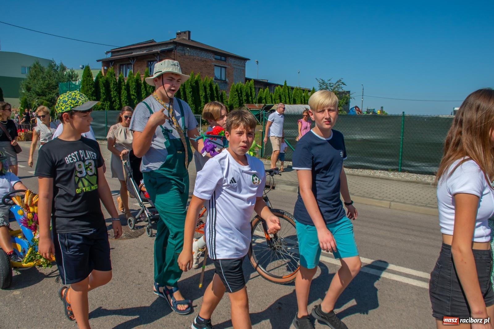 Zdjęcie w galerii na portalu naszraciborz.pl: Bieńkowicki korowód dożynkowy zachwycał kolorami wiadomości z regionu