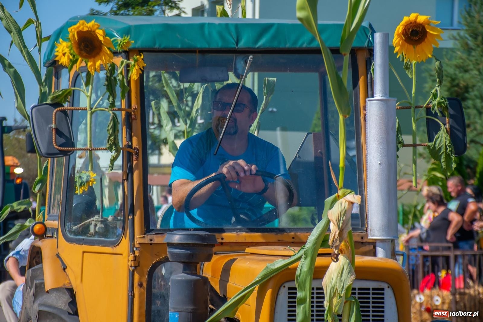 Zdjęcie w galerii na portalu naszraciborz.pl: Bieńkowicki korowód dożynkowy zachwycał kolorami wiadomości z regionu