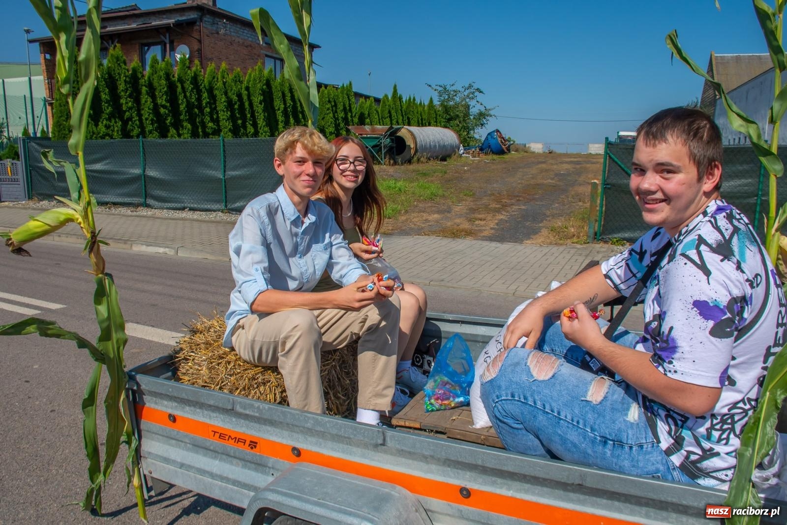 Zdjęcie w galerii na portalu naszraciborz.pl: Bieńkowicki korowód dożynkowy zachwycał kolorami wiadomości z regionu