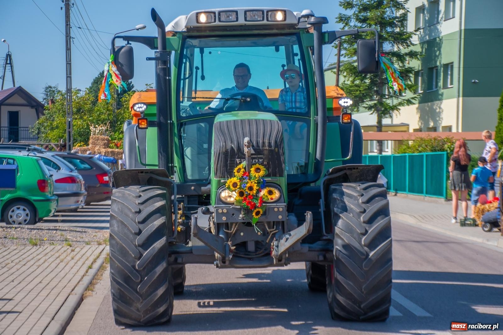 Zdjęcie w galerii na portalu naszraciborz.pl: Bieńkowicki korowód dożynkowy zachwycał kolorami wiadomości z regionu