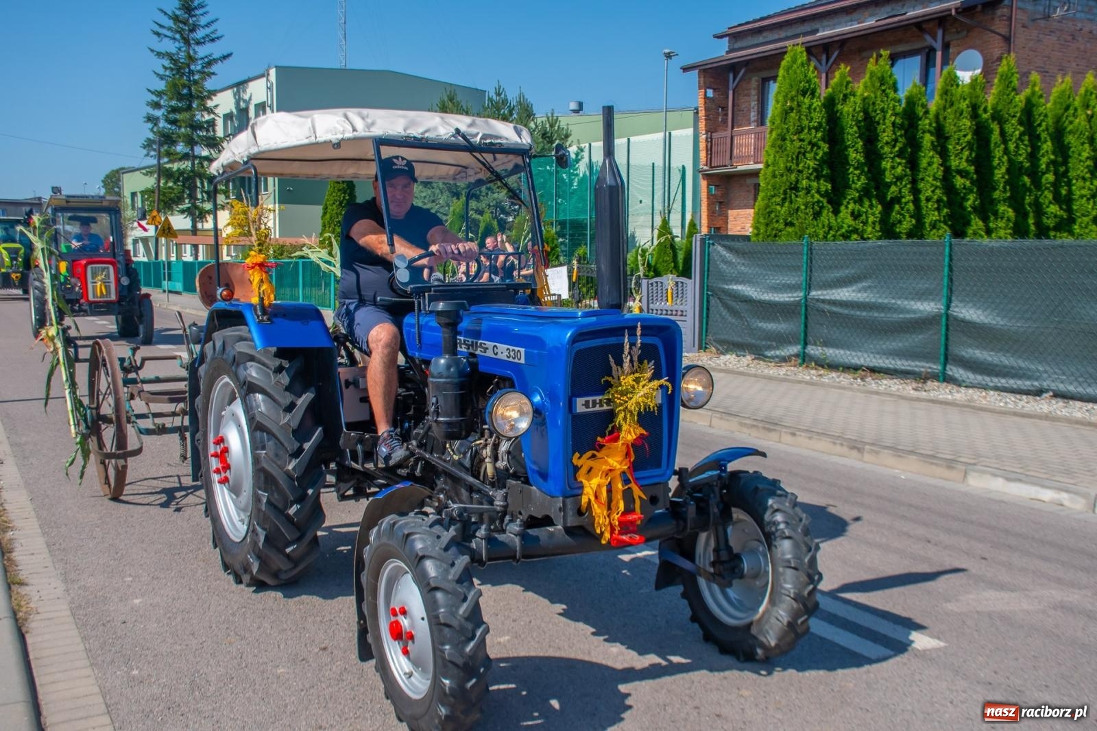 Zdjęcie w galerii na portalu naszraciborz.pl: Bieńkowicki korowód dożynkowy zachwycał kolorami wiadomości z regionu