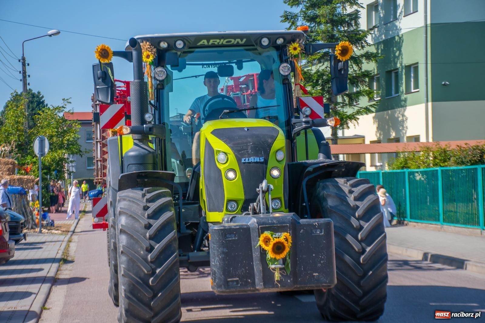 Zdjęcie w galerii na portalu naszraciborz.pl: Bieńkowicki korowód dożynkowy zachwycał kolorami wiadomości z regionu