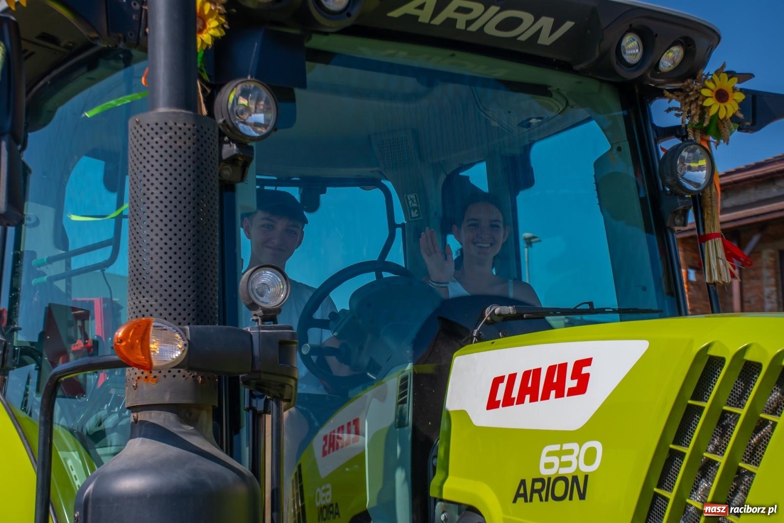 Zdjęcie w galerii na portalu naszraciborz.pl: Bieńkowicki korowód dożynkowy zachwycał kolorami wiadomości z regionu
